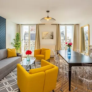 Merveil Family - Tilsitt - Eiffel Tower View Appartement Paris